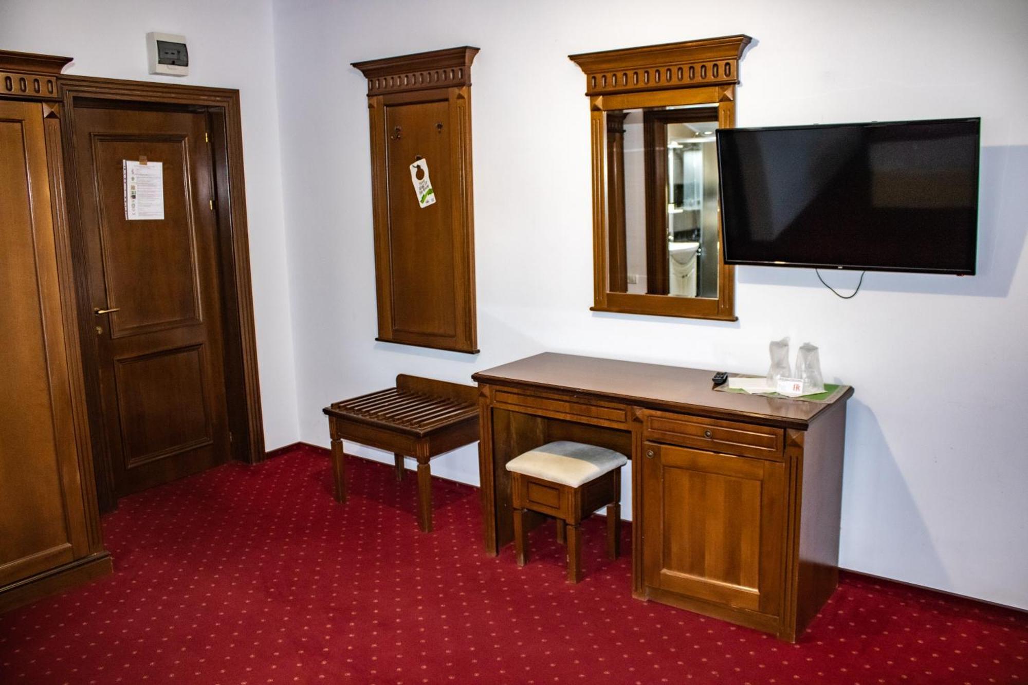 Hotel Rebis Брэила Экстерьер фото